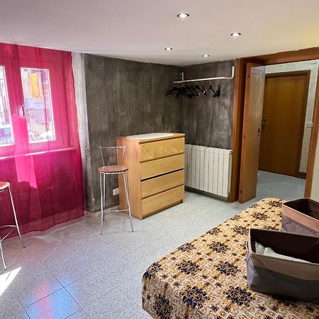 Romuhouse Economy Apartment Metro B Eksteriør billede