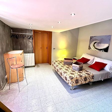 Romuhouse Economy Apartment Metro B Eksteriør billede