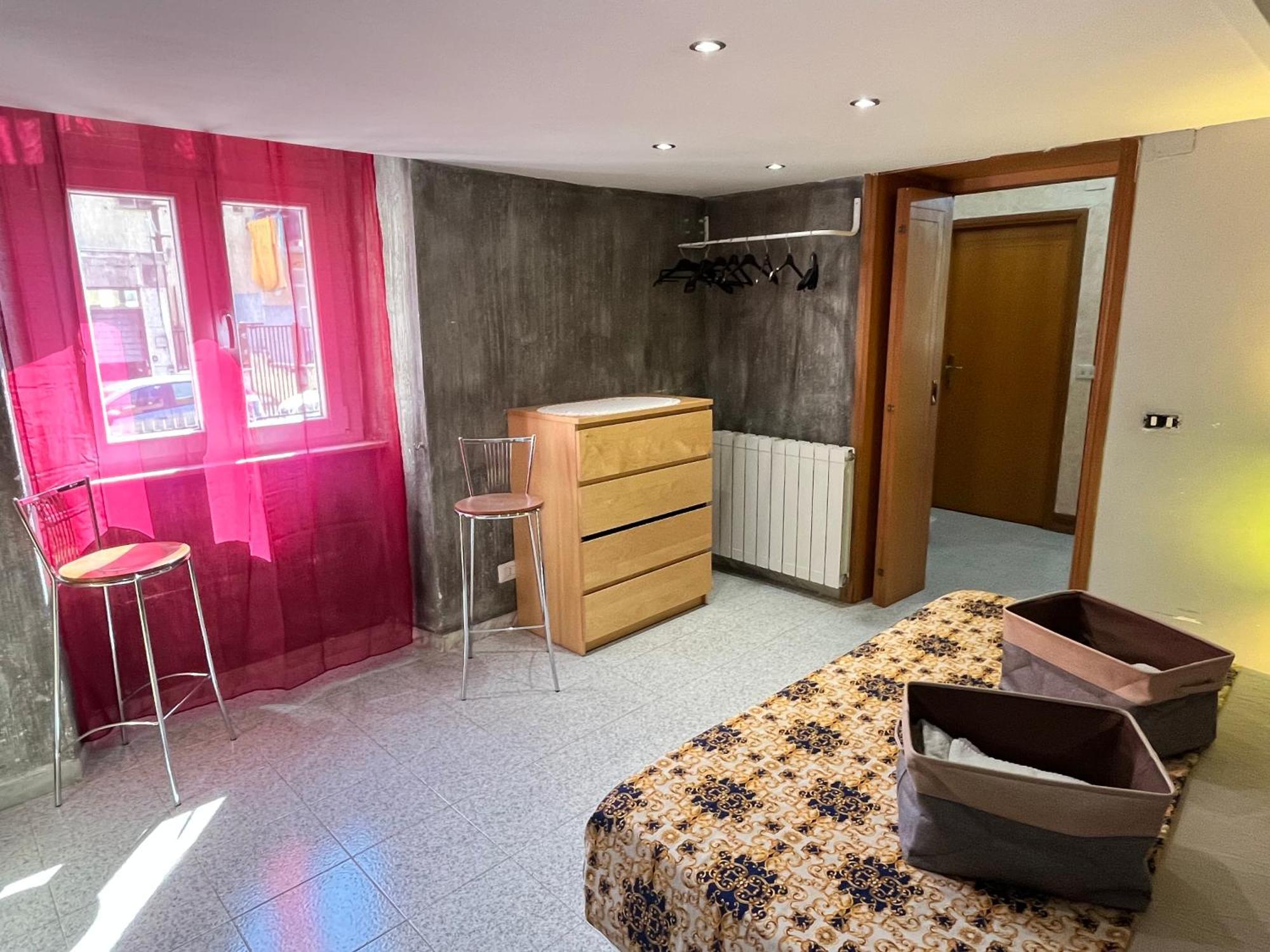 Romuhouse Economy Apartment Metro B Eksteriør billede